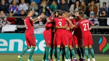 Imagem de Portugal goleia nas Ilhas Faroé, com hat-trick de André Silva