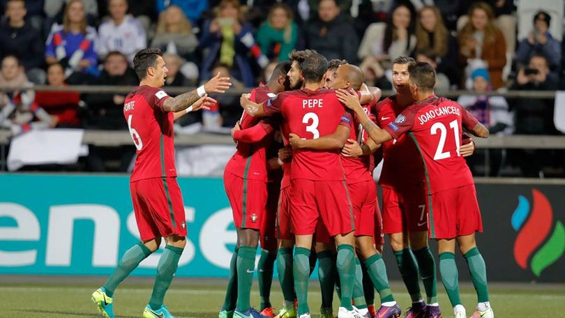 Imagem de Portugal goleia nas Ilhas Faroé, com hat-trick de André Silva