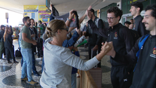 Imagem de Adeptos do Galomar fazem festa no aeroporto (vídeo)
