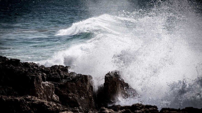 Costa Norte e Porto Santo sob aviso amarelo devido à agitação marítima forte
