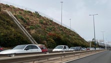 Imagem de Acidente faz parar trânsito na via rápida