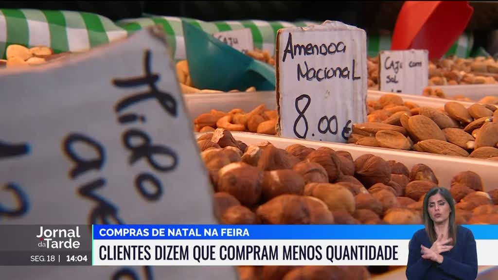 Compras de Natal na feira. Clientes compram em menor quantidade