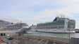 Imagem de Porto do Funchal com dois transatlânticos e um navio da rota da CAI