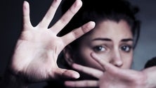 Imagem de Menos pedidos de ajuda de violência doméstica (áudio)