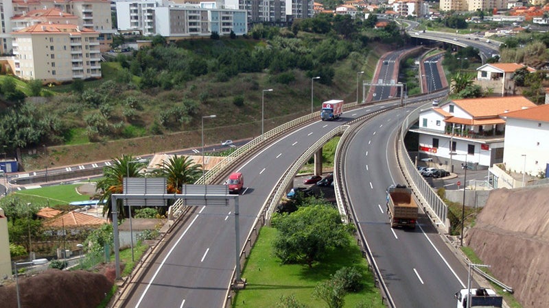 Saída da via rápida na zona de Santo António encerra segunda-feira