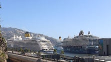 Imagem de Porto do Funchal em dia de «casa cheia»