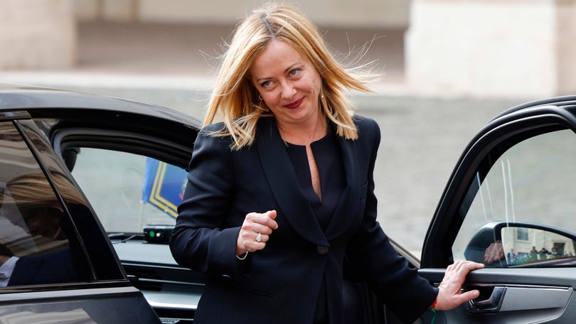 Imagem de Meloni toma posse como primeira-ministra jurando cumprir a Constituição