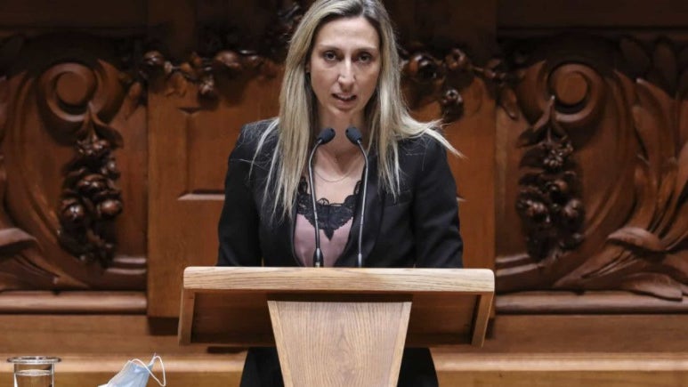 Imagem de OE2022: Deputada Cristina Rodrigues abstém-se na generalidade