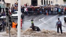 Imagem de Vídeo do 20 de fevereiro mostra luta das equipas de socorro no resgate de um homem