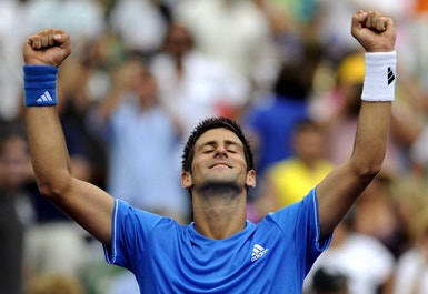 Djokovic festeja vitória sobre Federer