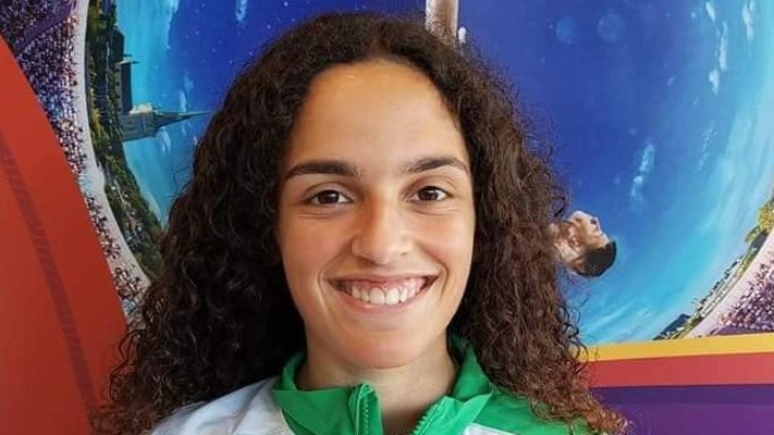 Imagem de Adriana Viveiros desiste após perder os sentidos