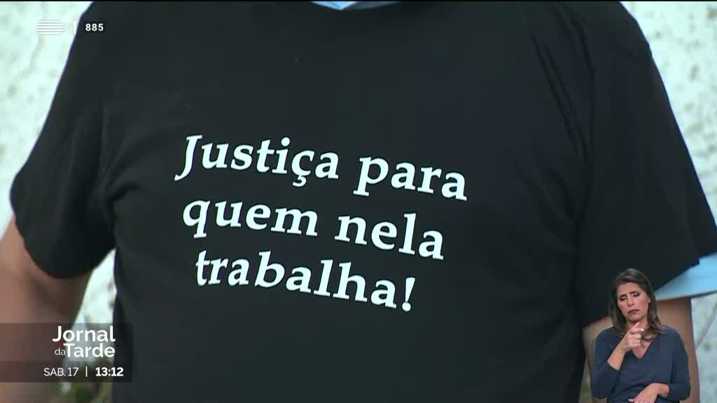 Funcionários judiciais em protesto dizem que há 1.800 oficiais em falta