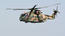 Imagem de Helicóptero Força Aérea resgata tripulante