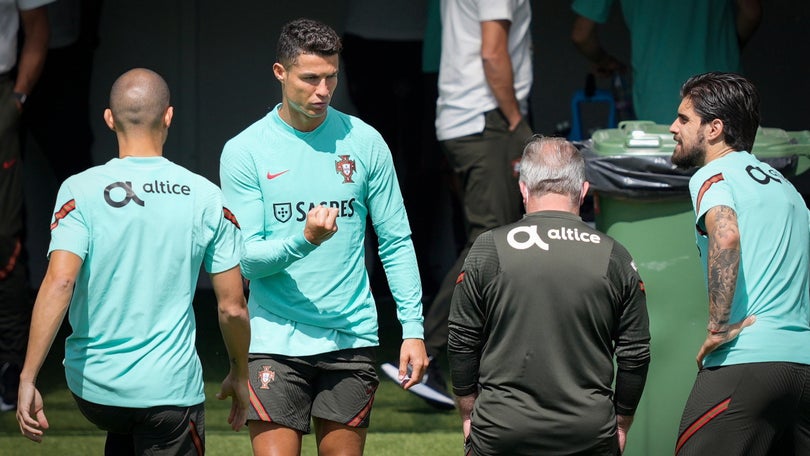 Imagem de Cristiano Ronaldo é o primeiro a jogar em cinco Europeus