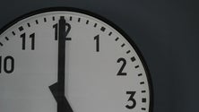 Imagem de Relógios atrasam uma hora na madrugada de domingo