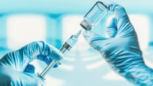 Imagem de Covid-19: Governo quer adquirir doses de vacina quando solução estiver disponível