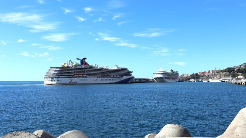 Imagem de Carnival Pride em estreia no Porto do Funchal