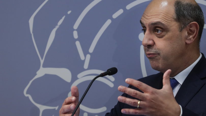 Imagem de Ministro da Saúde quer mitigar falta de medicamentos nas farmácias