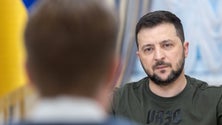 Imagem de Zelensky lança campanha mundial para levantar fundos para ajudar a Ucrânia