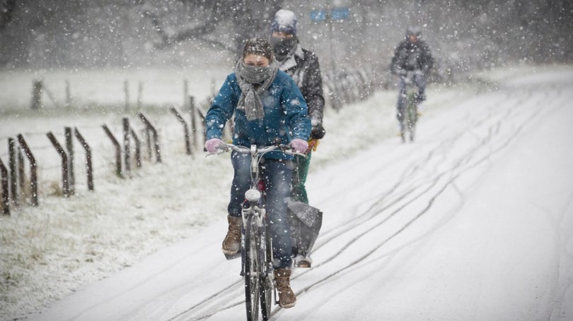 Imagem de Forte tempestade no norte da Europa provoca caos nos transportes