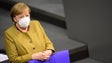 Merkel admite passaporte de vacinação europeu
