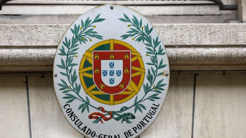 Imagem de Consulados de Londres e Manchester reforçados com mais funcionários