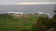 Imagem de Fajã Grande realiza ação de limpeza da orla costeira (Vídeo)