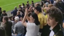Imagem de Nacionalistas em grande festa nas bancadas (vídeo)