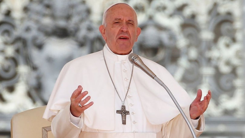Imagem de Papa diz que a terra está a arder e pede modelos amigos do ambiente