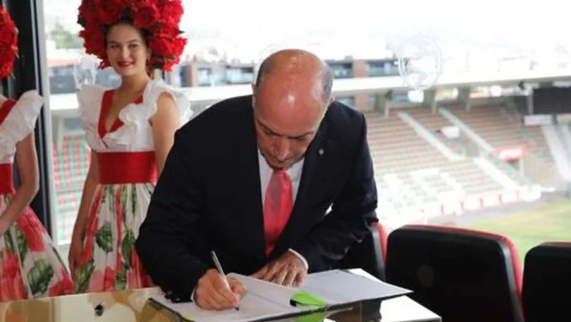 Imagem de Rui Vieira e Zeca são alguns dos nomes que acompanham Carlos Batista