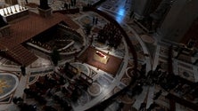 Imagem de Corpo de Bento XVI permanece na Basílica de São Pedro (fotogaleria)