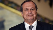Imagem de Lesados do Banif querem reunião urgente com Carlos César
