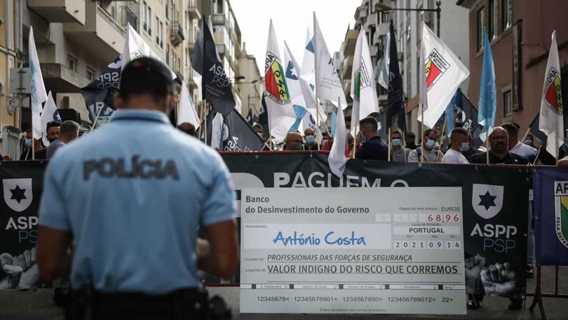 Imagem de Polícias manifestam-se contra fixação de subsídio de risco