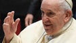 Papa pede para se «sujar as mãos» na luta contra a guerra