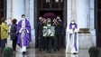 Imagem de Dezenas de pessoas na Basílica da Estrela para o último adeus a Jorge Coelho