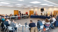 Imagem de Assembleia Municipal da Praia da Vitória contra aumento do IMI