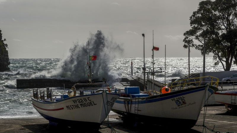 Açores/Mau tempo: Autoridade marítima determina encerramento de portos