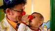 Operação Nariz Vermelho leva alegria às crianças através da internet (Vídeo)