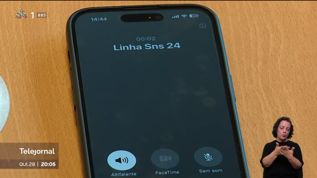 Linha SNS 24 reforçada após aumento da procura