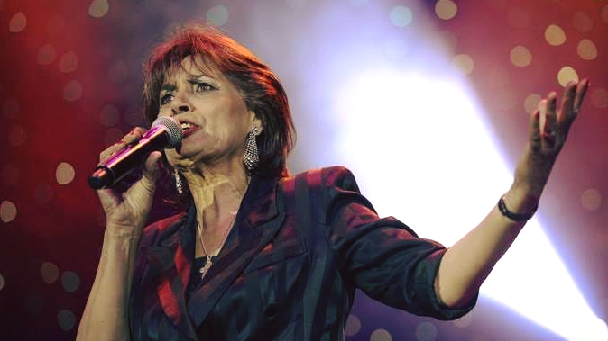 Imagem de Cantora portuguesa Linda de Suza morre aos 74 anos