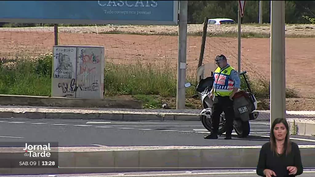 Entrada na polícia. Detidas oito pessoas por falsificação de documentos