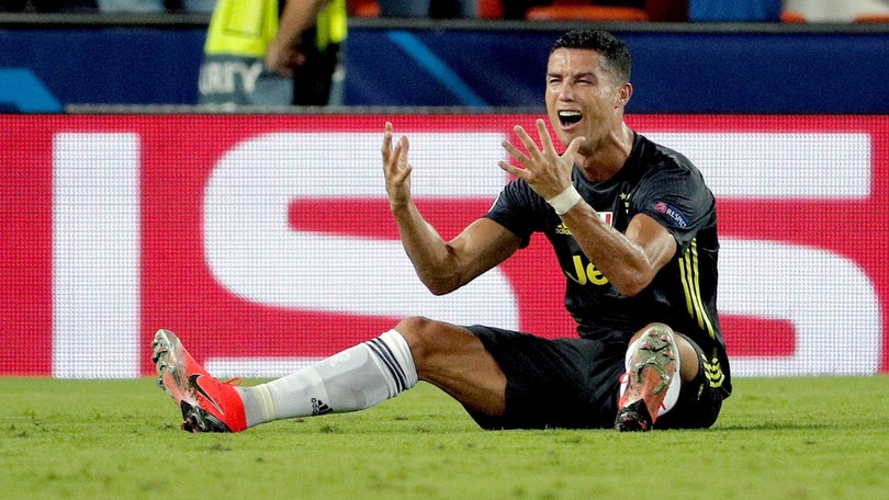 Imagem de CR7 expulso em Valência