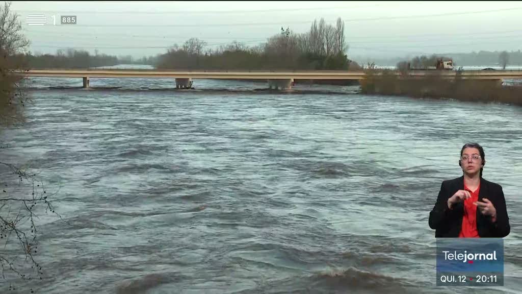 Imagem de Há novo risco de colapso dos diques do Mondego