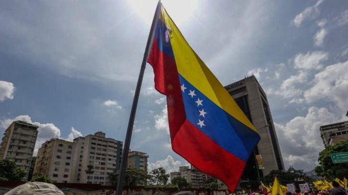 Países que acolhem venezuelanos devem preparar integração a longo prazo