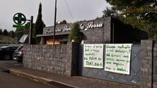 Imagem de População do Santo da Serra protesta contra serviço da farmácia local