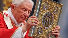 Imagem de Bento XVI pede perdão às vítimas de abusos sexuais