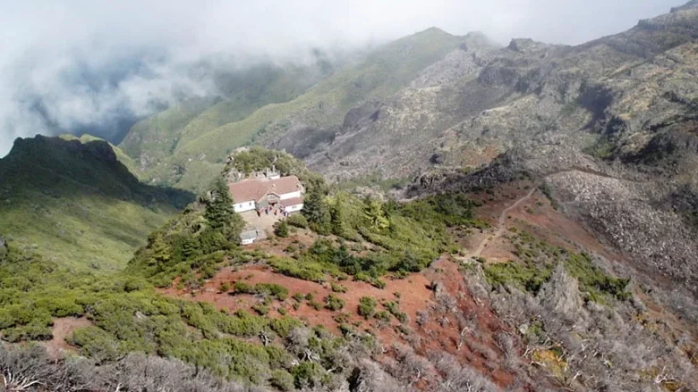 Imagem de Turista ferida com gravidade numa vereda entre a casa do Pico Ruivo e o Vale da Lapa