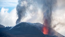Imagem de Vulcão na fase mais ativa e explosiva (vídeo)