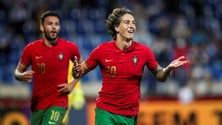Imagem de Madeirense ajuda Portugal a golear