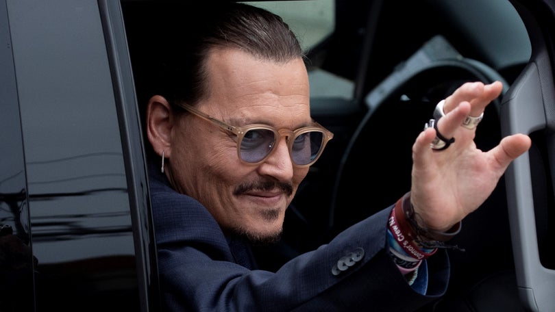 Imagem de Johnny Depp vence processo contra Amber Heard
